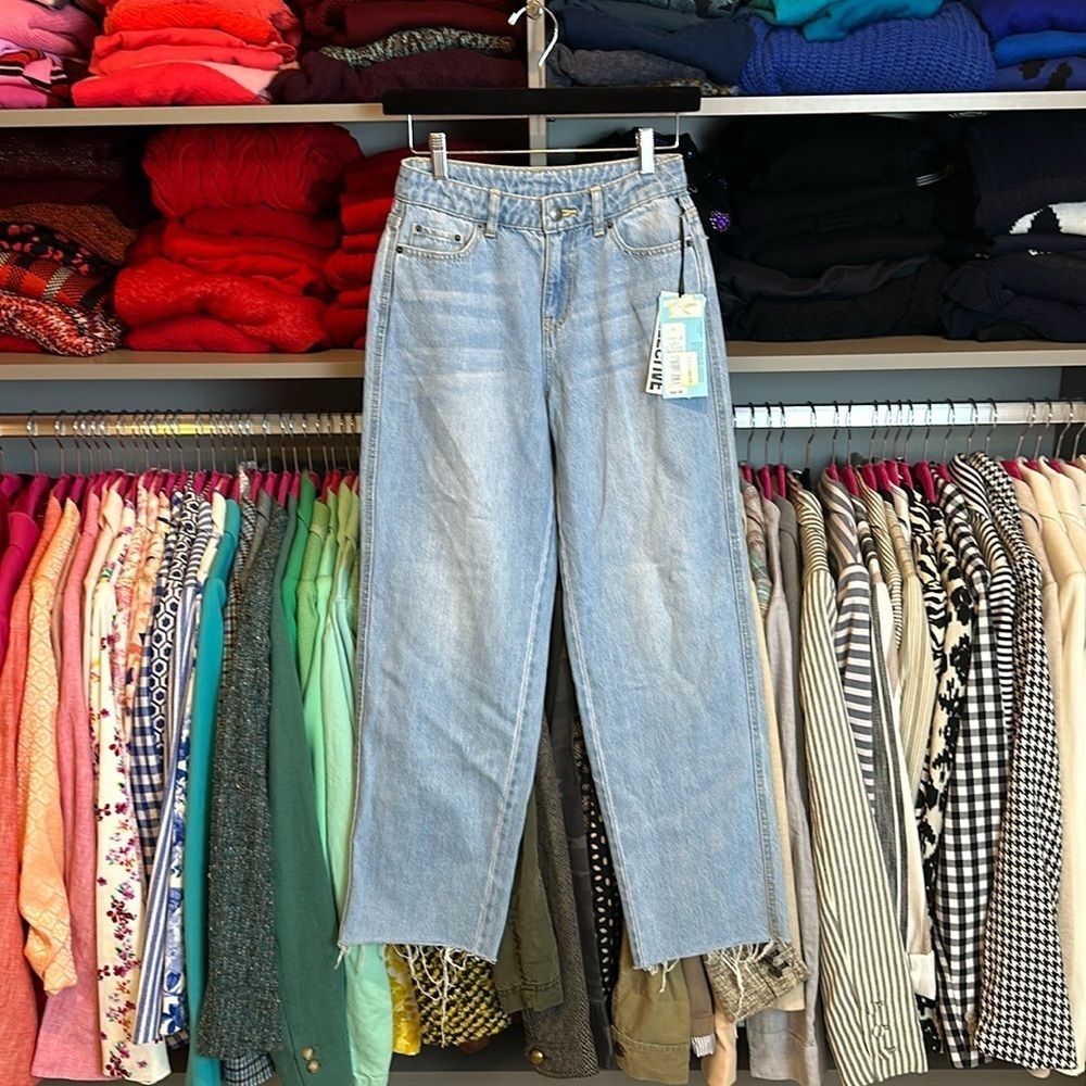 Future Collective light blue mid rise straight leg jeans size 00 NWT